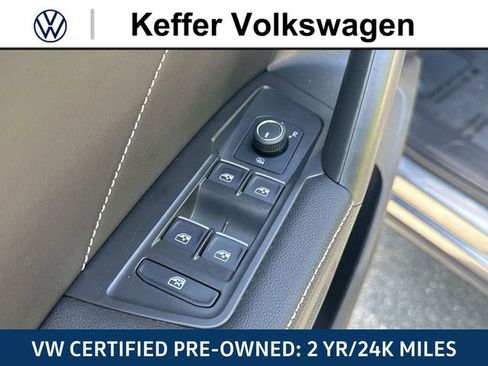 Certified 2023 Volkswagen Tiguan SE FWD image 17