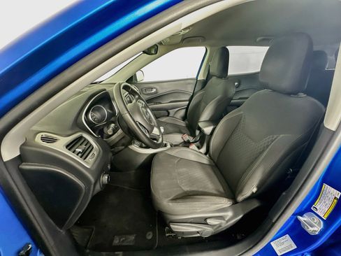 Used 2018 Jeep Compass Sport FWD image 13