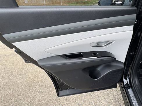 New 2025 Hyundai Tucson Limited image 21