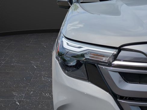 Certified 2025 Subaru Forester Premium AWD/4WD image 9