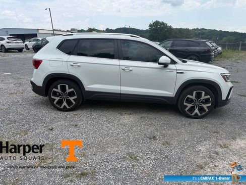 Used 2023 Volkswagen Taos SEL AWD/4WD image 6