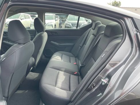 Used 2024 Nissan Altima 2.5 S FWD image 14