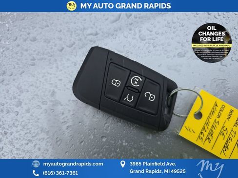 Used 2022 Volkswagen Tiguan SE image 34