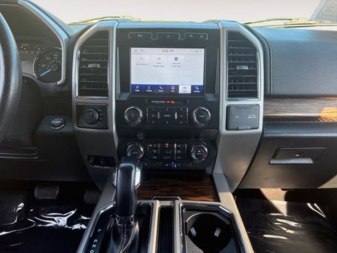 Used 2020 Ford F150 Lariat image 10