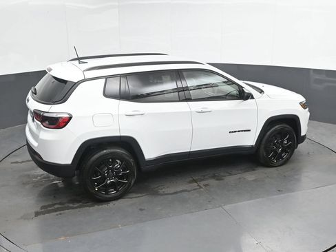 New 2026 Jeep Compass Latitude AWD/4WD image 32