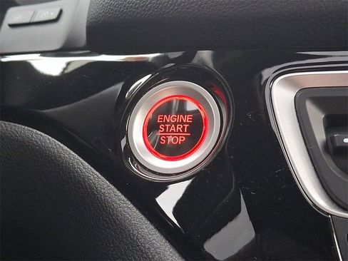 Used 2017 Honda Pilot Touring image 27