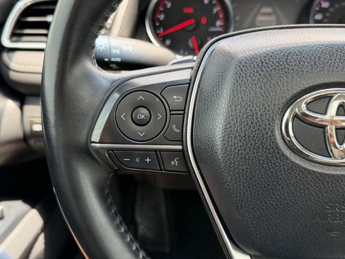 Used 2018 Toyota Camry XSE FWD image 18