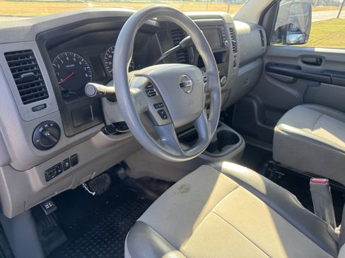 Used 2018 Nissan NV 3500 SL w/ Navigation Package image 14