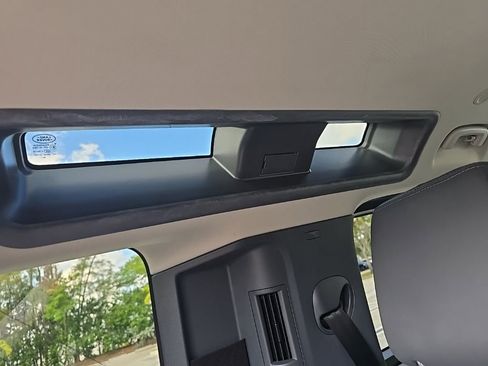 Used 2021 Land Rover Defender 110 X-Dynamic HSE image 34