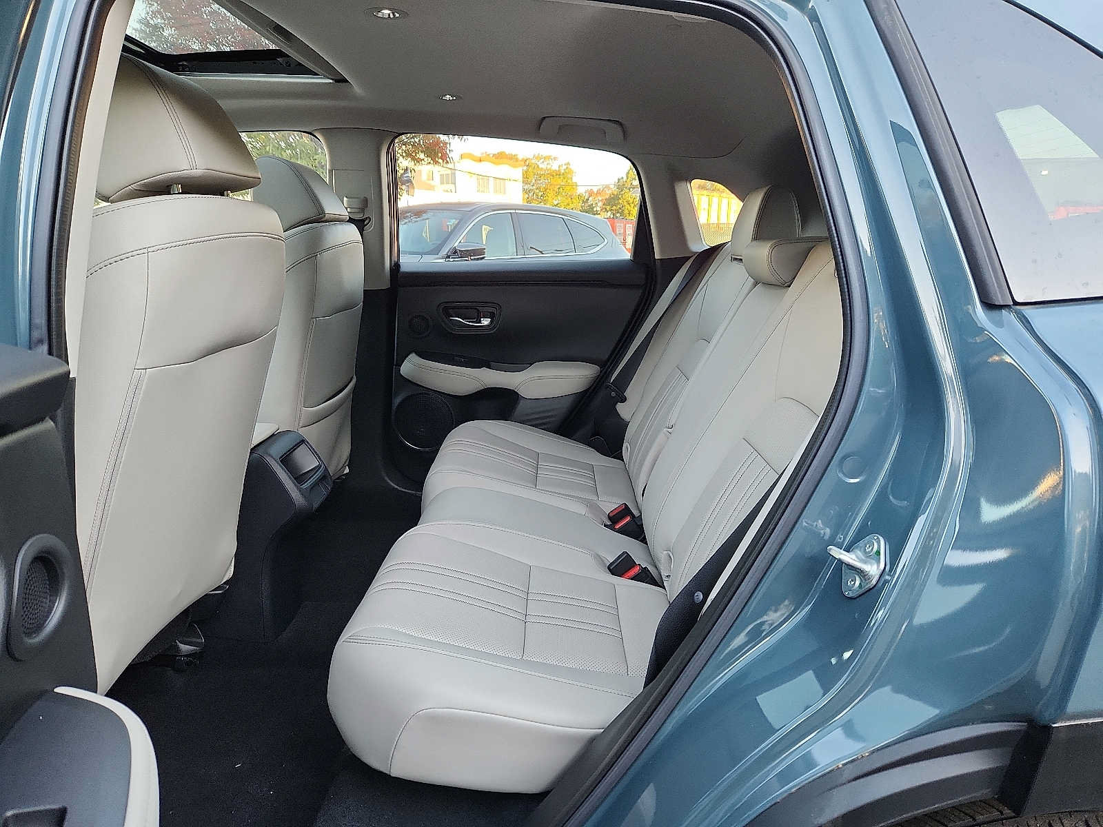 Used 2024 Honda HR-V EX-L image 10