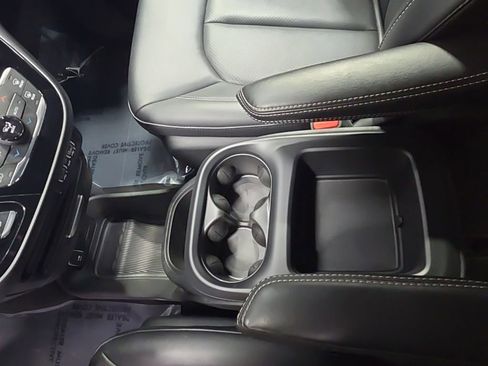 Used 2025 Chrysler Pacifica Select FWD image 24