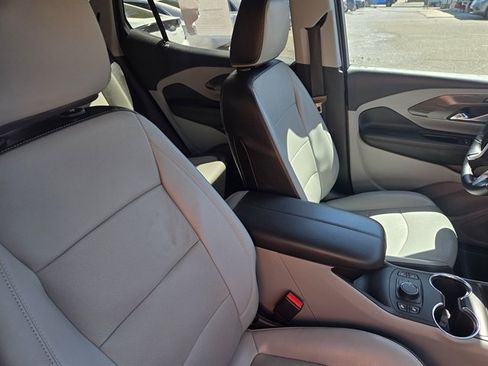 Used 2023 GMC Terrain SLT w/ Infotainment Package II FWD image 8