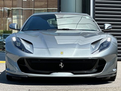 Used 2018 Ferrari 812 Superfast RWD image 11