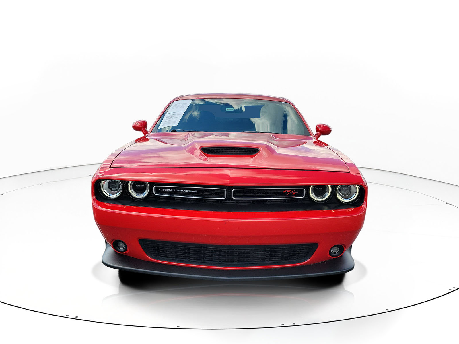 Used 2022 Dodge Challenger R/T RWD image 2