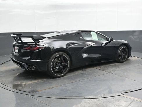 Used 2025 Chevrolet Corvette Stingray Coupe w/ Z51 Performance Package image 3
