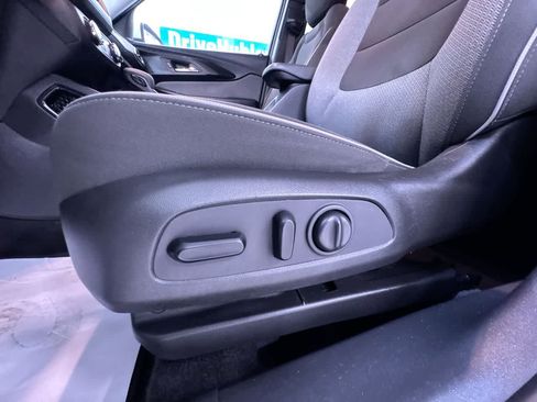 Used 2022 Chevrolet TrailBlazer LT FWD image 13