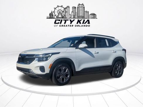 Certified 2024 Kia Seltos S FWD image 2