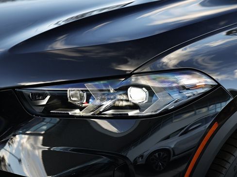 New 2026 BMW X5 xDrive50e w/ Climate Comfort Package image 12