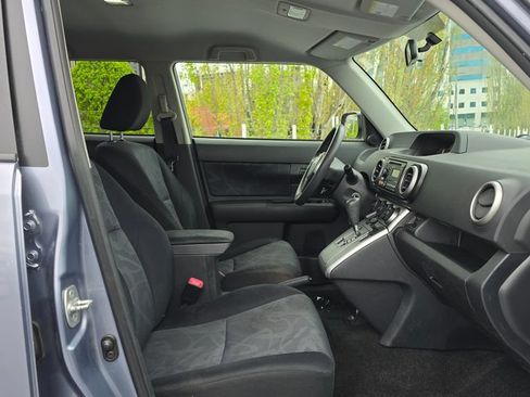 Used 2012 Scion xB FWD image 10