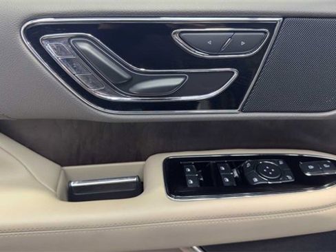 Used 2024 Lincoln Navigator Premiere image 24