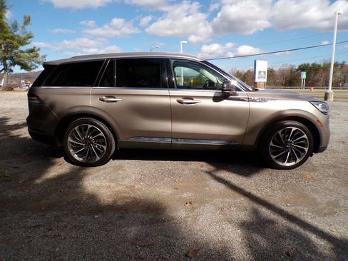 Used 2021 Lincoln Aviator Reserve w/ Equipment Group 201A image 5