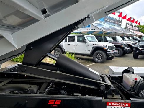 New 2026 RAM 5500 Tradesman w/ Chrome Appearance Group AWD/4WD image 27