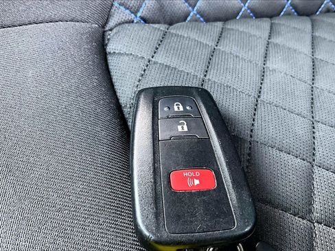 Used 2022 Toyota C-HR XLE image 14