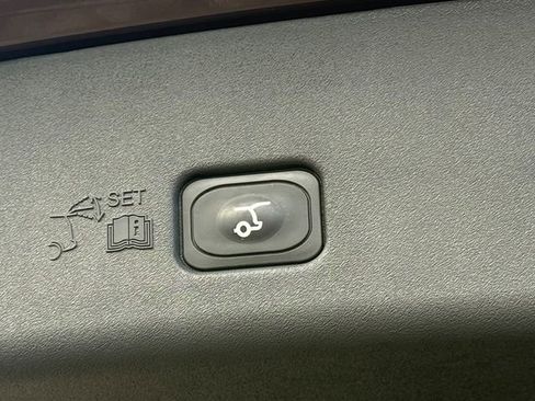 Used 2024 Lincoln Nautilus Reserve w/ Equipment Group 202A image 29