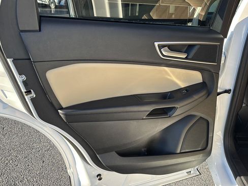 Used 2022 Ford Edge SEL w/ Convenience Package image 15