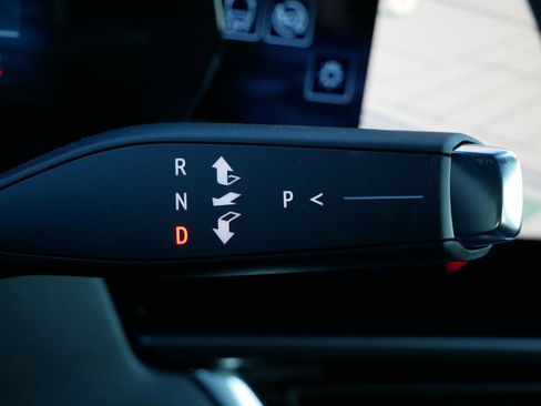 New 2026 Chevrolet Equinox EV LT image 9