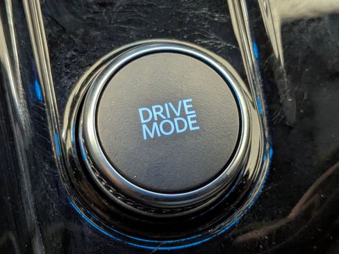 Used 2025 Ford Explorer Platinum image 28