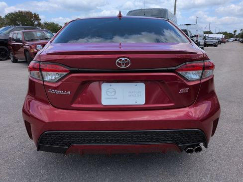 Used 2020 Toyota Corolla SE w/ SE Premium Package FWD image 6