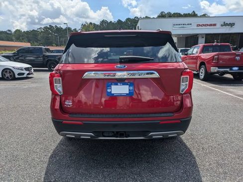 Used 2023 Ford Explorer XLT w/ Equipment Group 202A RWD image 5