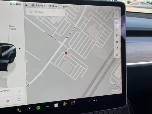 Used 2025 Tesla Model Y Long Range image 27