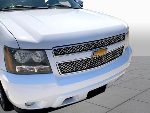 Used 2012 Chevrolet Avalanche LTZ RWD image 27