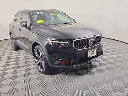 Used 2024 Volvo XC40 B5 Ultimate w/ Climate Package image 2