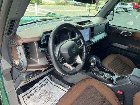 Used 2022 Ford Bronco Outer Banks AWD/4WD image 11