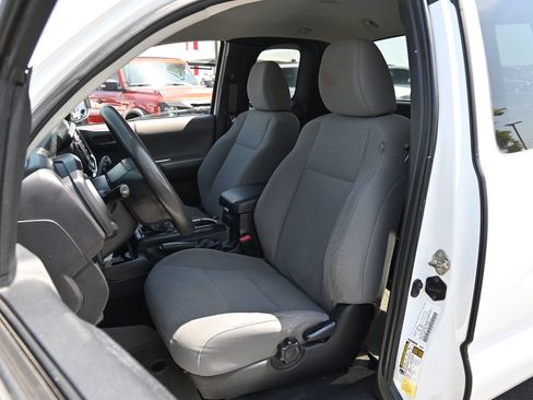 Used 2020 Toyota Tacoma SR RWD image 18
