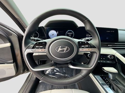 Used 2025 Hyundai Elantra Limited FWD image 38