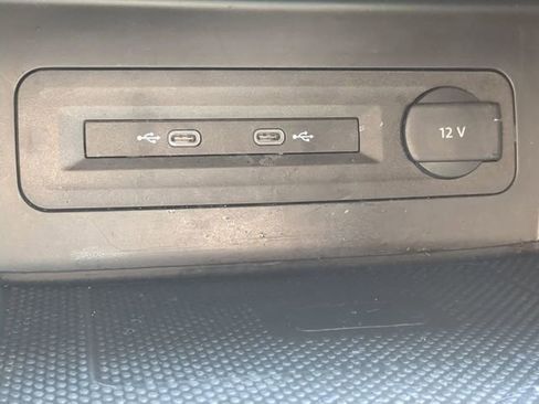 Certified 2022 Volkswagen Atlas Cross Sport SE image 24