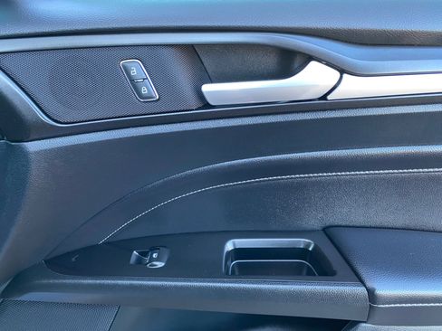 Used 2019 Ford Fusion Energi Titanium image 42