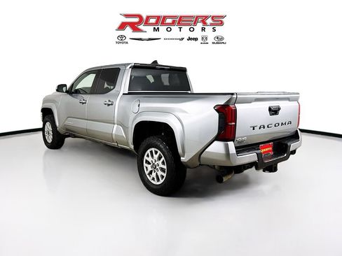 Used 2025 Toyota Tacoma SR5 image 3