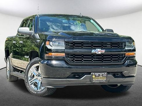 Used 2018 Chevrolet Silverado 1500 Custom w/ Custom Value Package AWD/4WD image 2