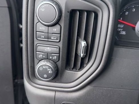 Used 2022 Chevrolet Silverado 1500 Custom image 15