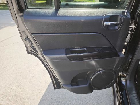 Used 2016 Jeep Patriot Sport w/ Power Value Group FWD image 24