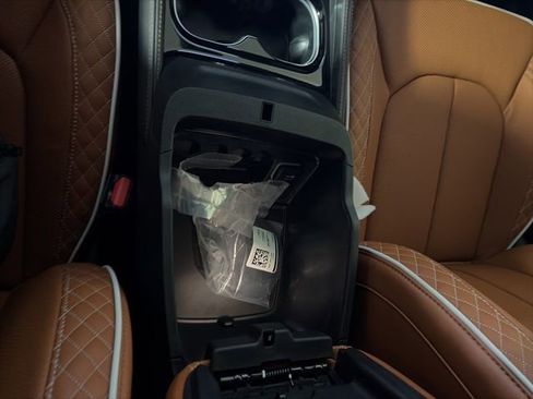 New 2026 Chrysler Pacifica Pinnacle image 40