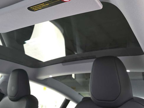 Used 2025 Tesla Model 3 Long Range RWD image 23