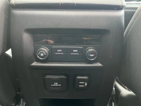 Used 2020 Chevrolet Traverse LT w/ LT Premium Package image 28