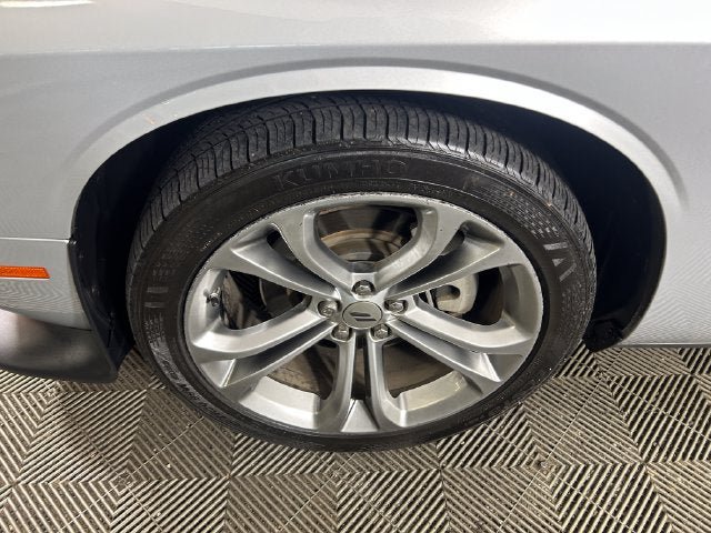 Used 2022 Dodge Challenger R/T RWD image 7