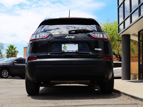 Used 2019 Jeep Cherokee Latitude w/ Popular Appearance Group FWD image 12